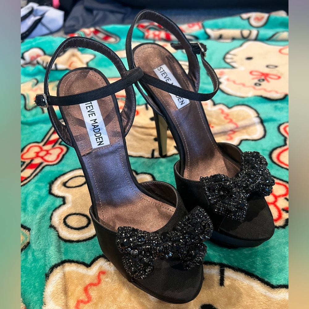 Steve Madden Luvly Black Beaded Bow Heels